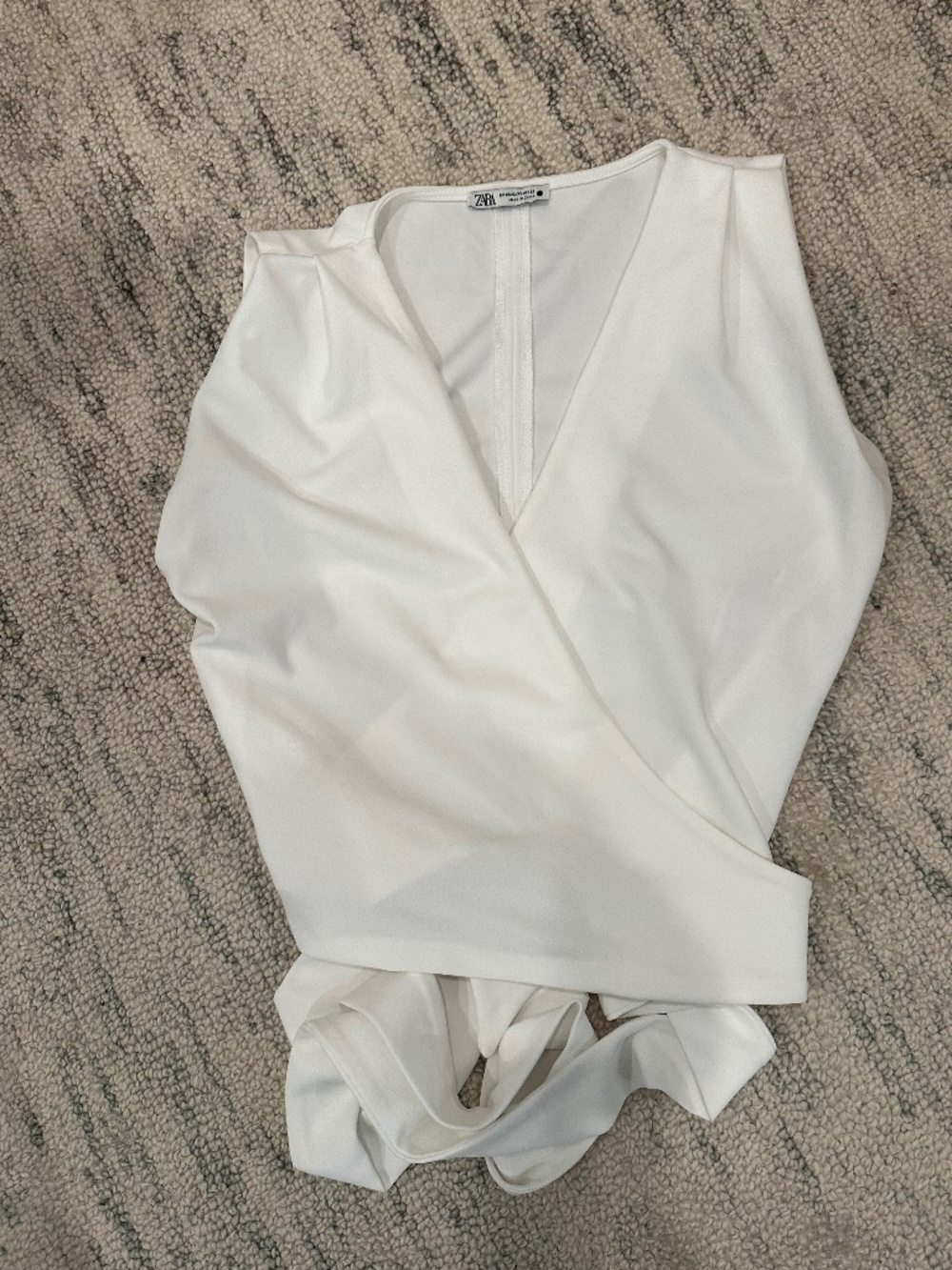 Zara white wrap around top in size xs